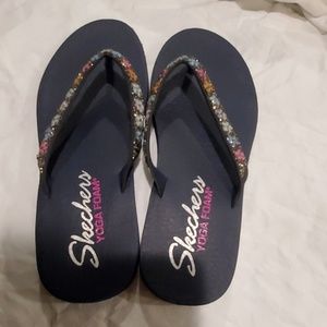 Sketchers Memory Foam Flip Flops